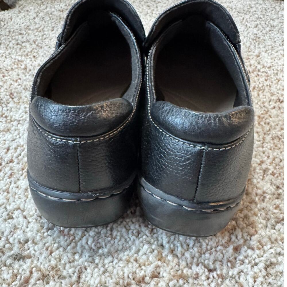 CLARKS Collection, black leather loafers, size 7 Wide - Picture 10 of 10